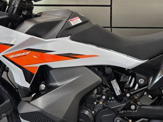 KTM 790 Adventure 2026 + Quickshifter-thumb-10