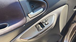 Toyota Yaris 2002 1.5 TS-thumb-15