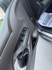 Toyota Yaris 2023-thumb-26