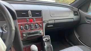 MERCEDES C180-thumb-10