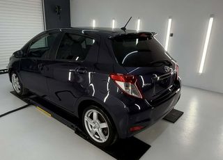 Toyota Yaris 2013-thumb-7
