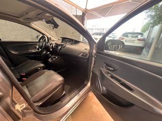 Lancia Ypsilon 2012 PANORAMA-thumb-8
