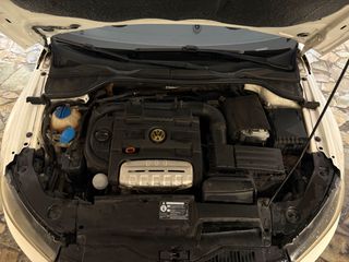 Volkswagen Scirocco 2009-thumb-12
