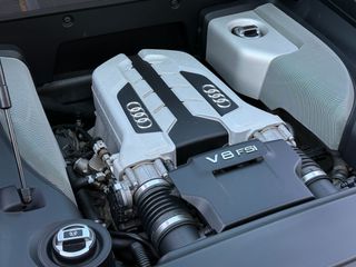 Audi R8 2009 V8 Carbon packet Ελληνικης Αντιπροσωπειας-thumb-15