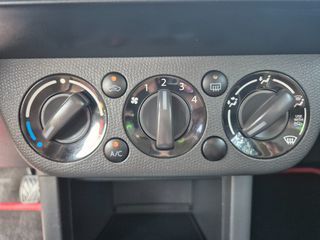 Suzuki Swift 2006-thumb-12