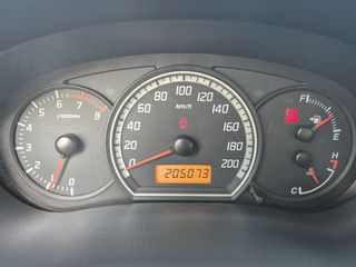 Suzuki Swift 2006-thumb-14