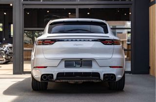 Porsche Cayenne 2022 Coupe e-hybrid Sport design Chrono-thumb-3