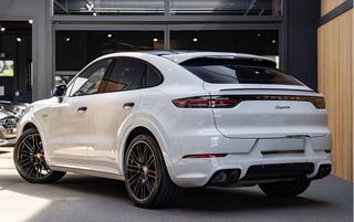 Porsche Cayenne 2022 Coupe e-hybrid Sport design Chrono-thumb-4