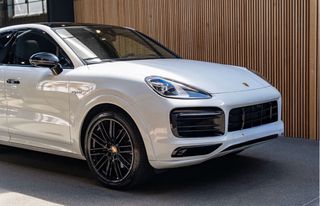 Porsche Cayenne 2022 Coupe e-hybrid Sport design Chrono-thumb-5