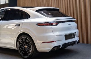Porsche Cayenne 2022 Coupe e-hybrid Sport design Chrono-thumb-6