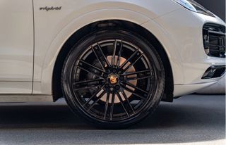Porsche Cayenne 2022 Coupe e-hybrid Sport design Chrono-thumb-8