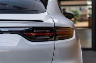 Porsche Cayenne 2022 Coupe e-hybrid Sport design Chrono-thumb-12