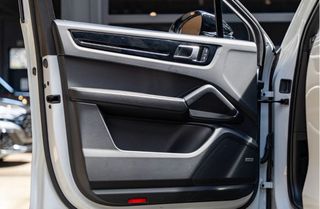 Porsche Cayenne 2022 Coupe e-hybrid Sport design Chrono-thumb-24