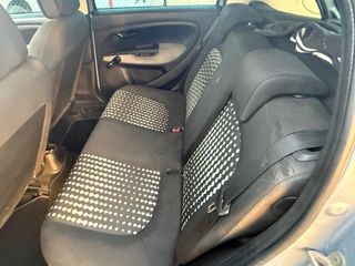 Fiat Grande Punto 2007-thumb-15