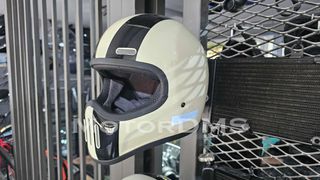 VINTAGE CROSS HELMET RetroMoto!!! ΛΕΥΚΟ ΑΝΔΡΙΚΟ ΚΑΙ ΓΥΝΑΙΚΕΙΟ old school classic vintage Custom project Cafe Racer Tracker chopper bobber scooter