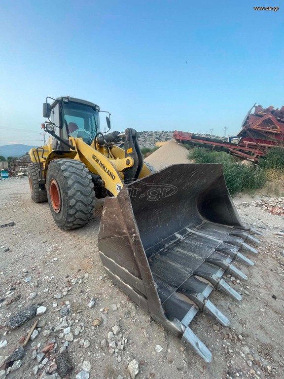 Φορτωτής Με Λάστιχα New Holland 2005