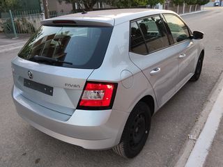 Skoda Fabia 2015-thumb-3