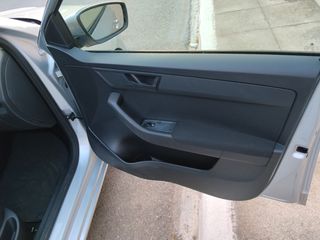 Skoda Fabia 2015-thumb-4