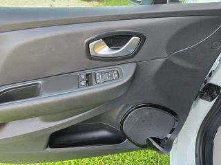 Renault Clio 2018-thumb-30