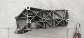 Βάση αντλίας υδραυλικού τιμονιού/δυναμό seat ibiza 2001