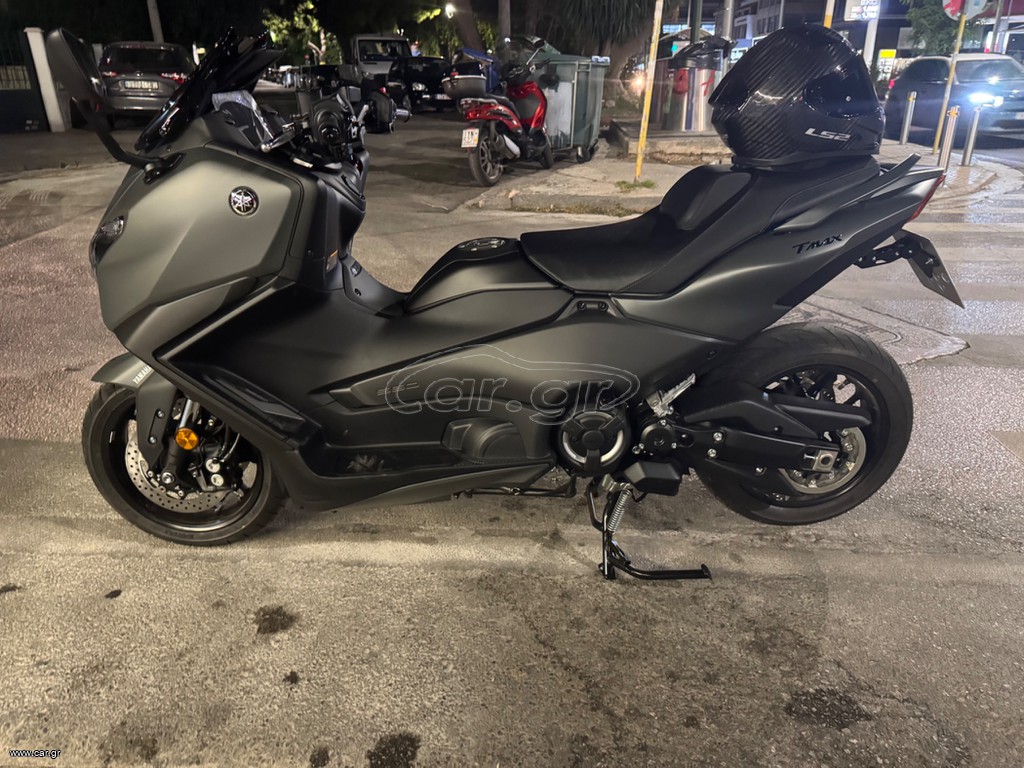 Yamaha T-MAX 560 2026