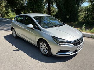 Opel Astra 2019-thumb-2