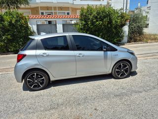 Toyota Yaris 2016 LOUNGE TSS-thumb-6