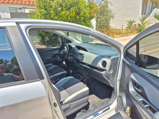 Toyota Yaris 2016 LOUNGE TSS-thumb-12
