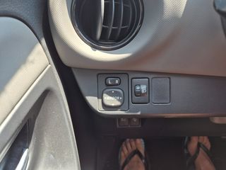 Toyota Yaris 2016 LOUNGE TSS-thumb-22
