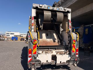 Απορριμματοφόρο Volvo 2011 FL 240 E5-thumb-3