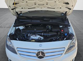 Mercedes-Benz B 200 2012 1.6 156ps Blue Efficiency-thumb-12