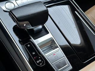 Audi Q8 2019 S Line/Quattro/Panorama/Triptronic/Hybrid-diesel/Navi-Kάμερα-thumb-29
