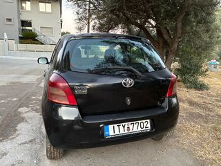 Toyota Yaris 2006-thumb-3