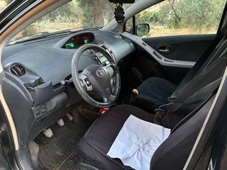 Toyota Yaris 2006-thumb-6