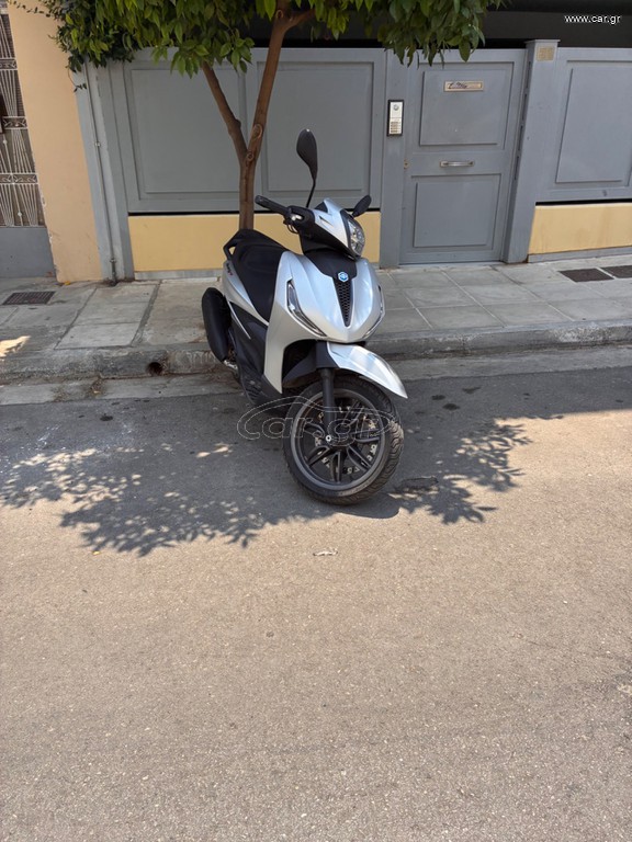 Piaggio Beverly 300 2023 300S HPE