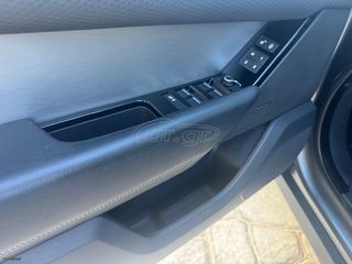 Land Rover Range Rover Velar 2018 D240 S R-DYNAMIC-thumb-7