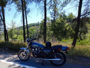 Suzuki GS 750 1977 D-thumb-1