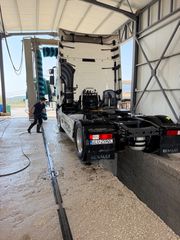 Renault 2017 T520 (Volvo engine)-thumb-16