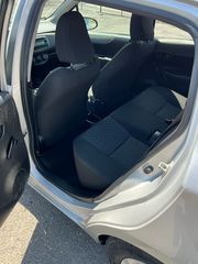 Toyota Yaris 2014-thumb-9
