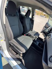 Toyota Yaris 2014-thumb-10