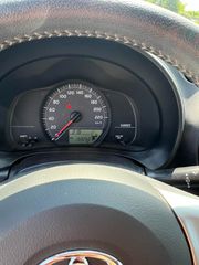 Toyota Yaris 2014-thumb-13
