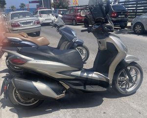 Piaggio Beverly 400 2023-thumb-3