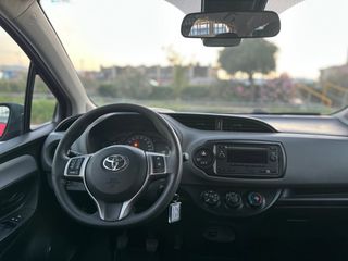 Toyota Yaris 2019-thumb-7
