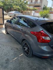Ford Focus 2014-thumb-2