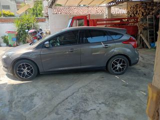 Ford Focus 2014-thumb-3