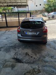 Ford Focus 2014-thumb-5