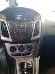 Ford Focus 2014-thumb-10