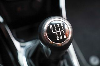Opel Adam 2015 1.0cc 90hp Jam ecoFlex-thumb-27