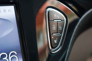 Opel Adam 2015 1.0cc 90hp Jam ecoFlex-thumb-25