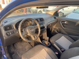 Volkswagen Polo 2010-thumb-6